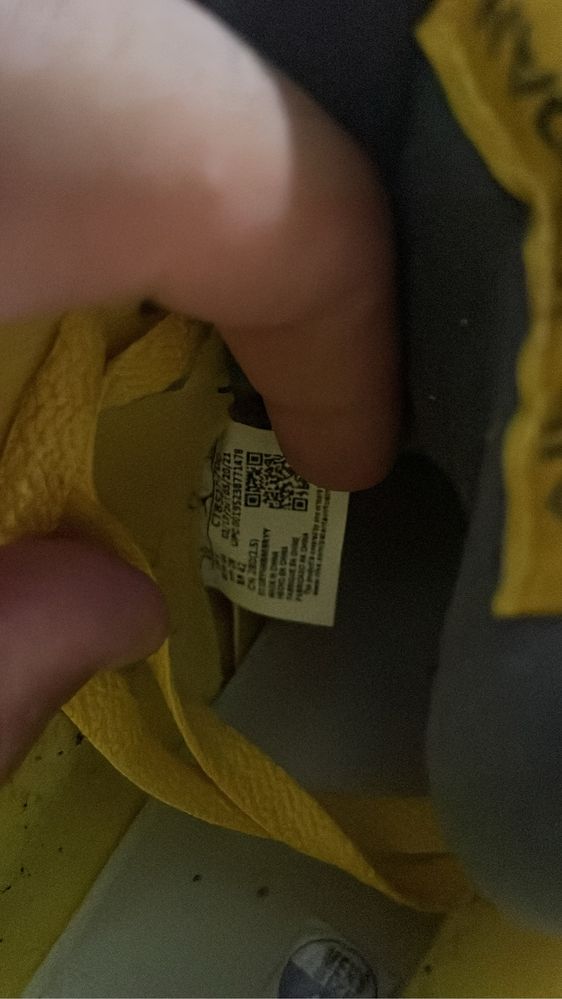 Jordan 4 Retro Lightning