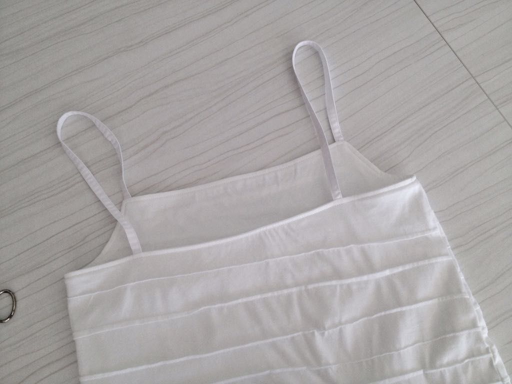 Vestido midi de malha com textura (algodão bio 100%, branco e c/cinto)