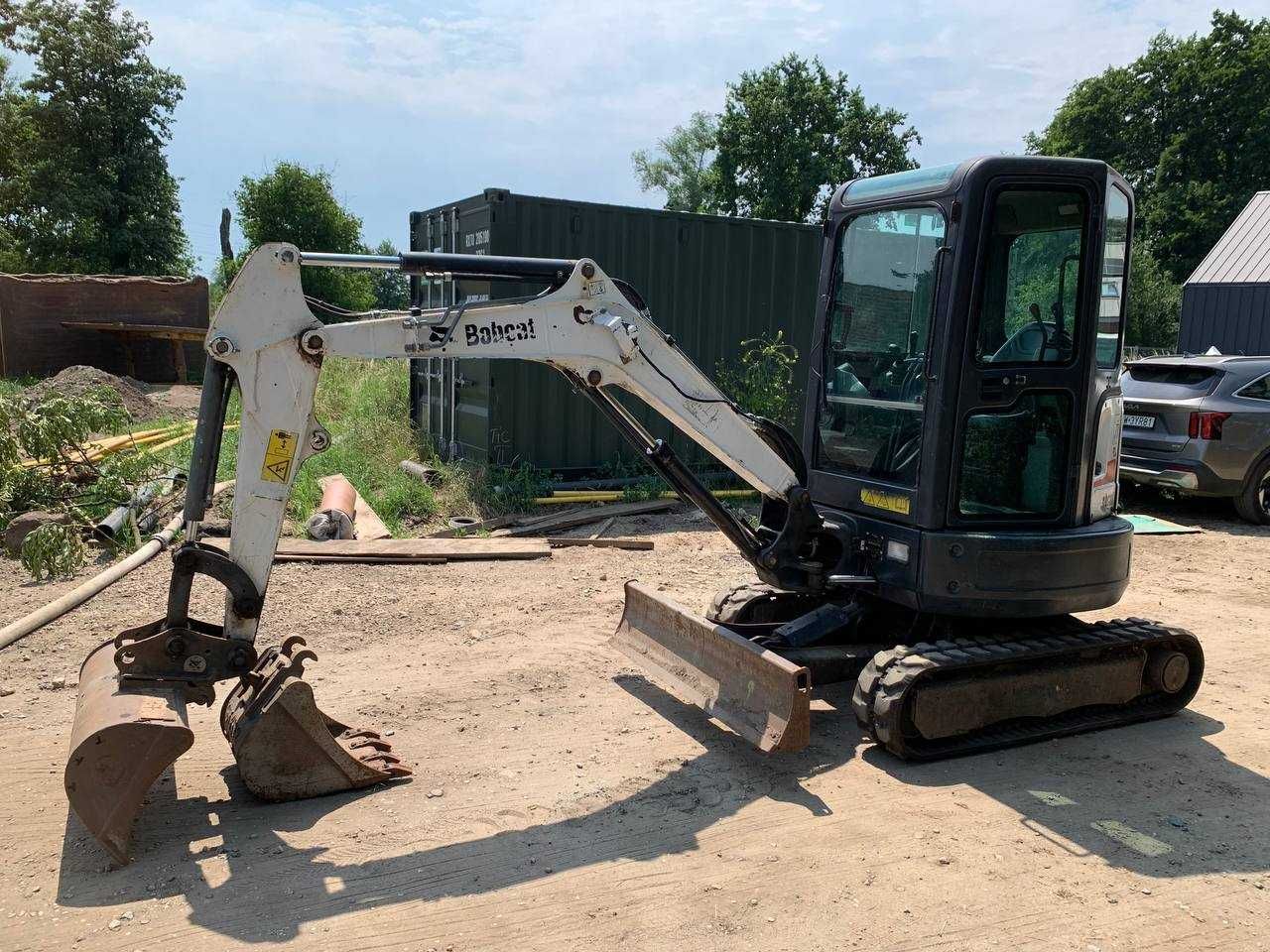Міні-екскаватор 2.5 т Bobcat E25EM