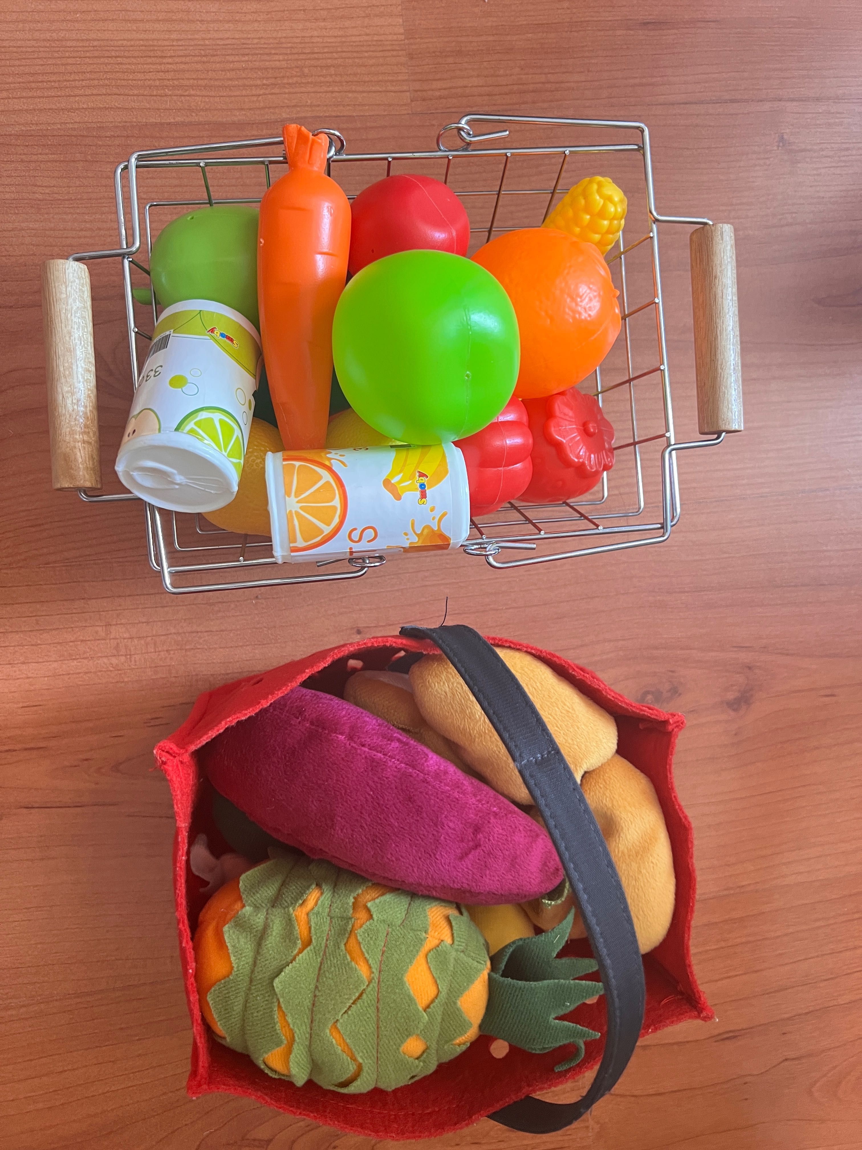 Cozinha IKEA Duktig criança com 4 brinquedos de madeira