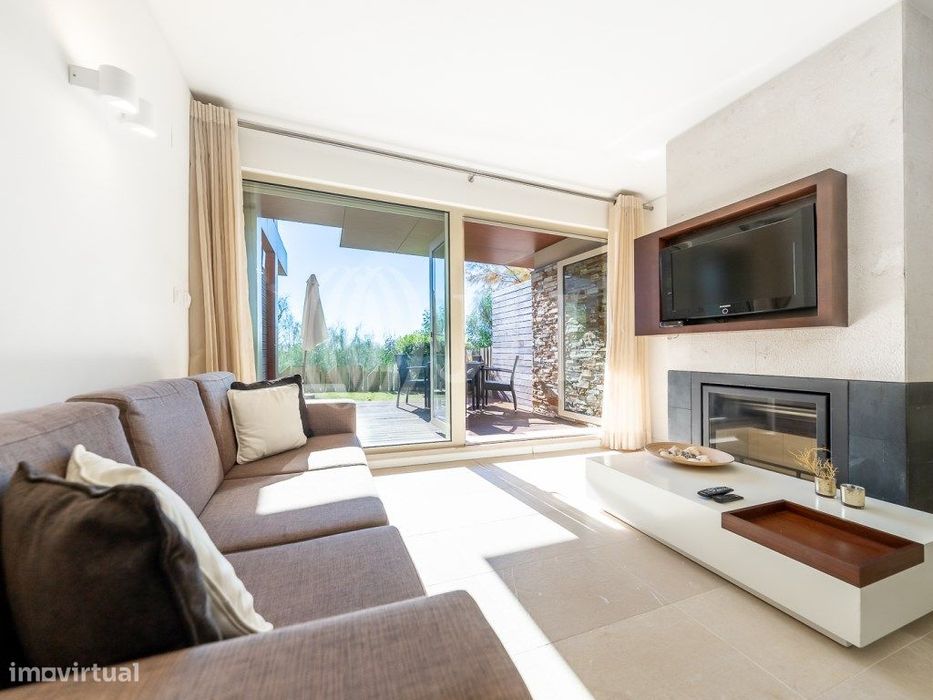 Apartamento T2 com vista mar em Tróia, no Carvalhal