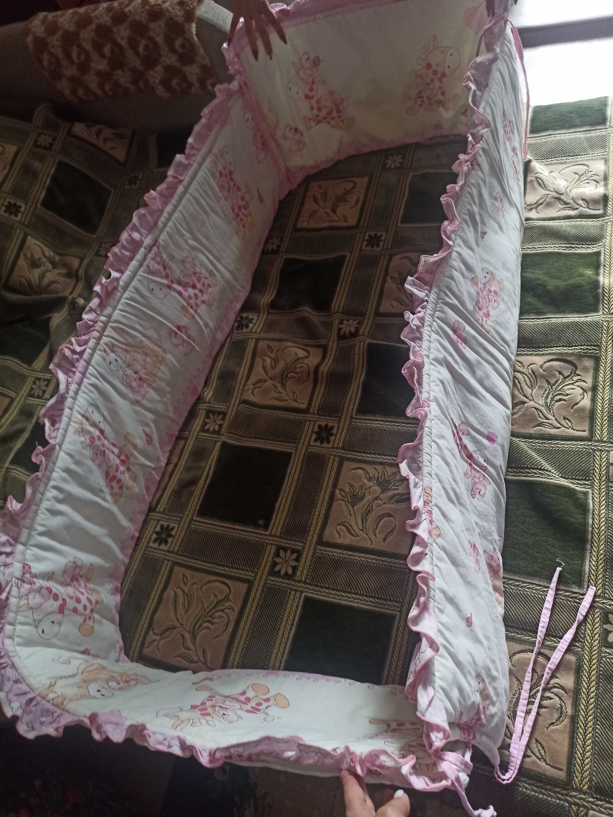 Защитный бортик на кровать