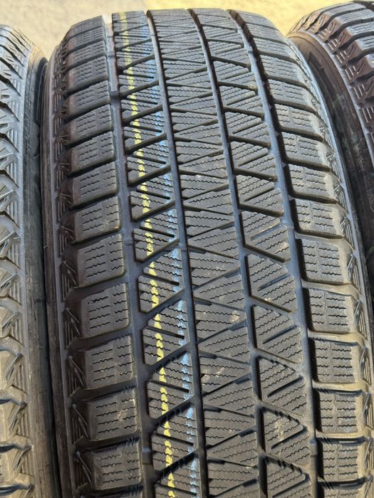 Шины Бу 235 55 R 18 Bridgestone Blizzak dm v3 резина зима япония