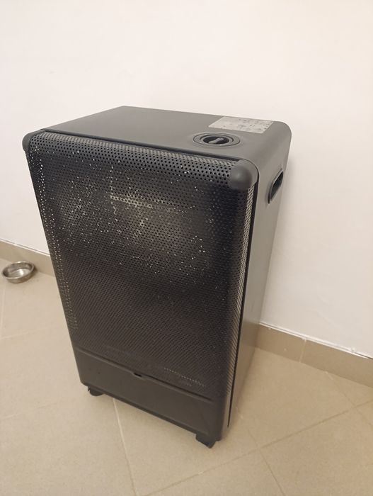 Aquecedor a gás preto