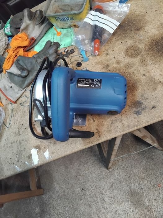 Serra de recortes Nova