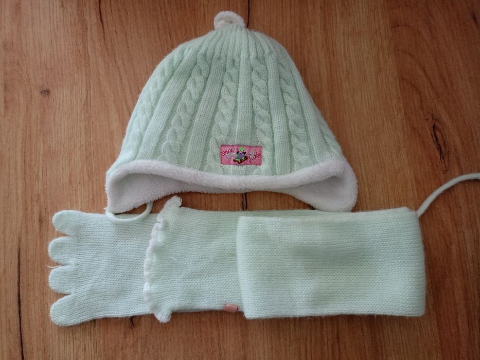 Czapka zimowa dziewczęca + szalik rozm.2/4 lata