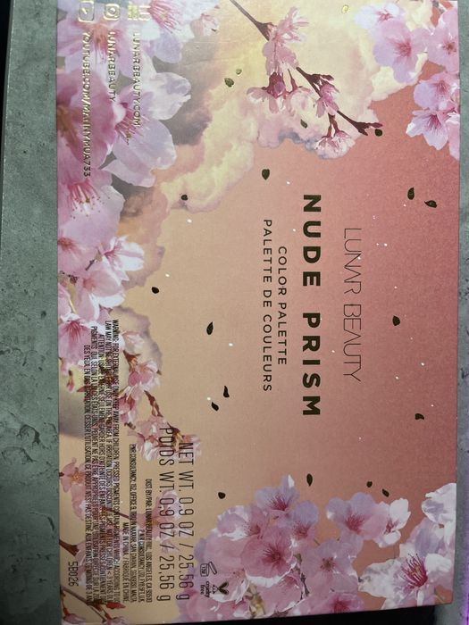 Lunar Beauty Nude Prism paleta cieni do powiek