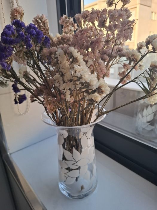 Jarra de vidro transparente