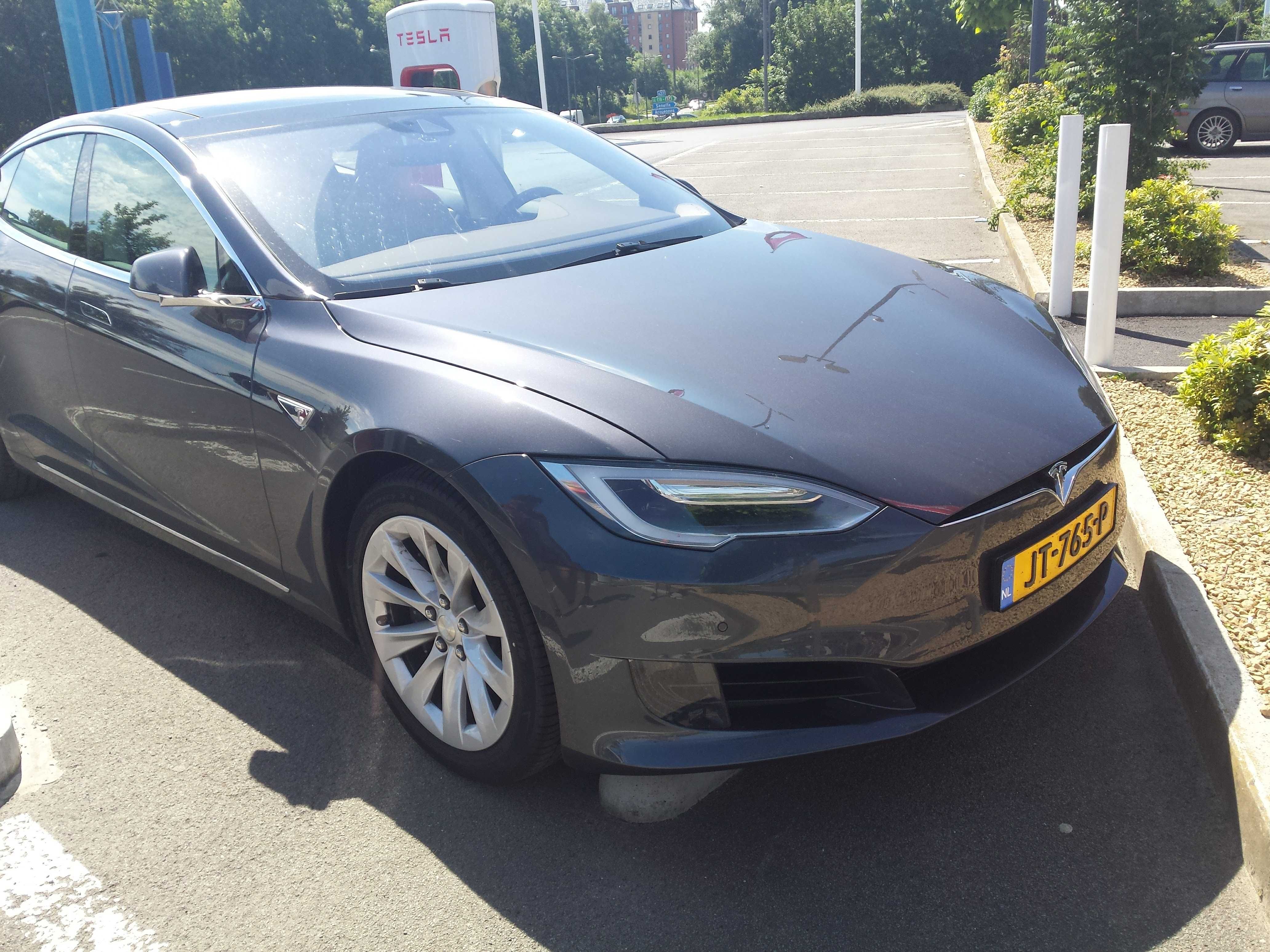 Tesla Model S 75 Free Charging 2016