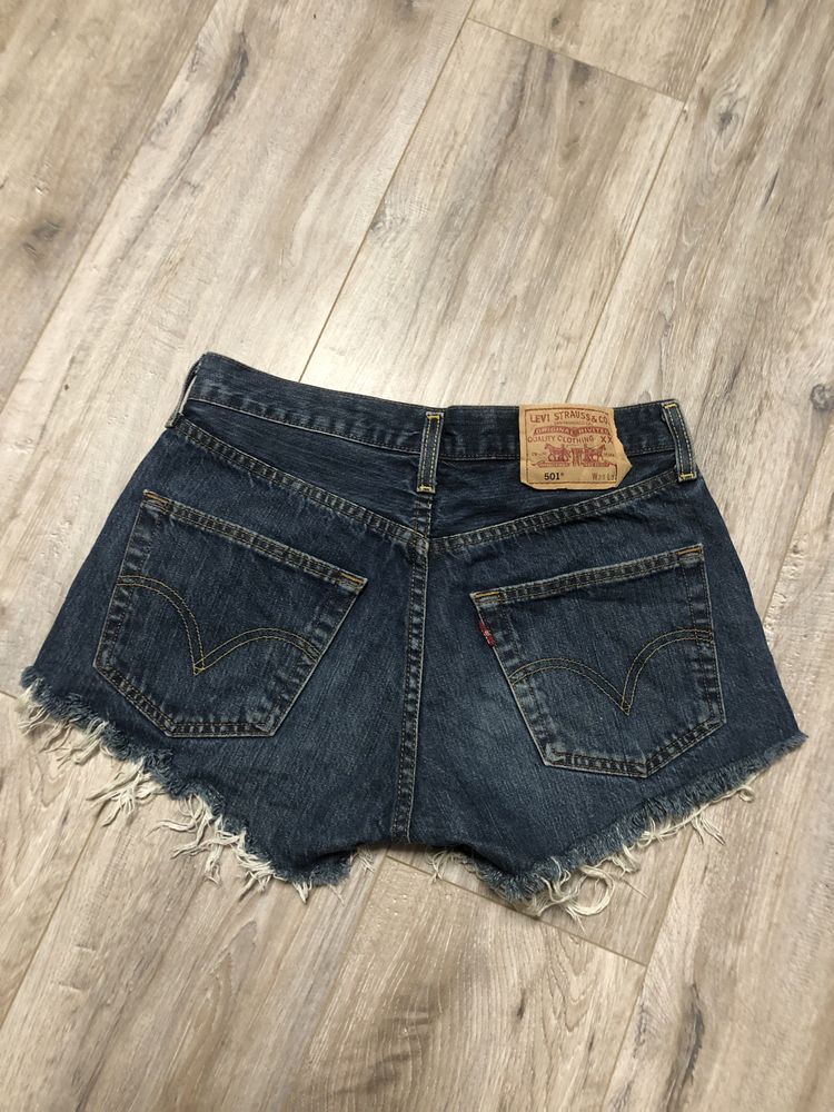 Шорты Levis женские