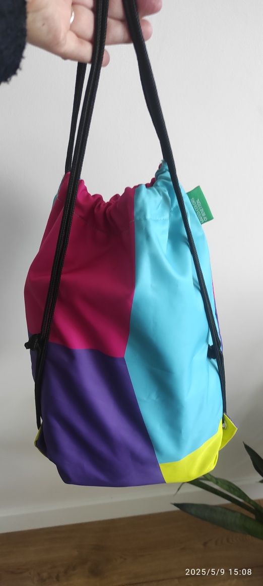 Продам фирменный рюкзачок Benetton