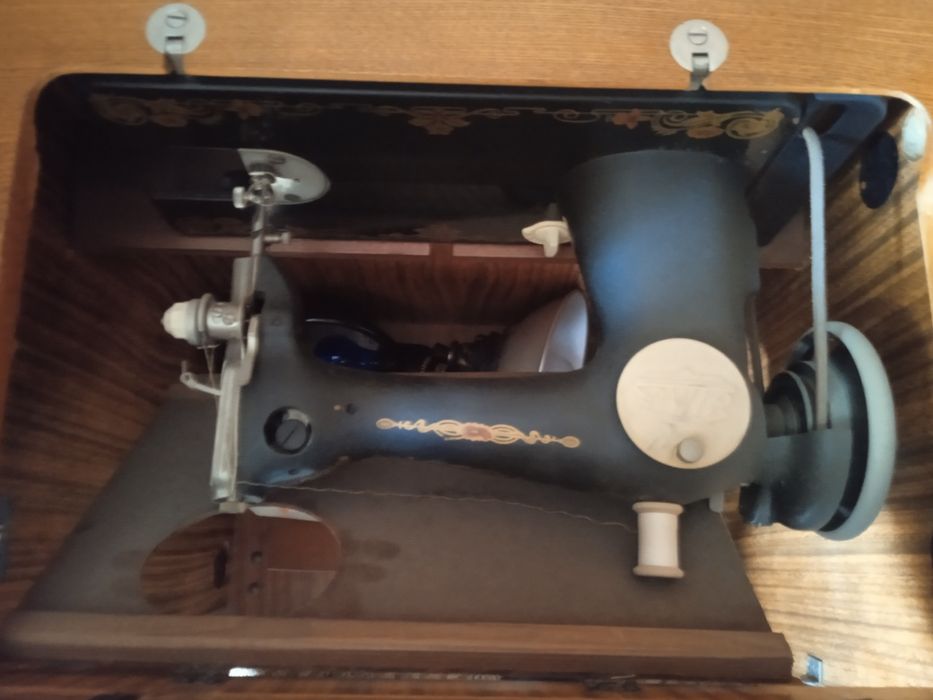 Швейная машынка,рабочая.