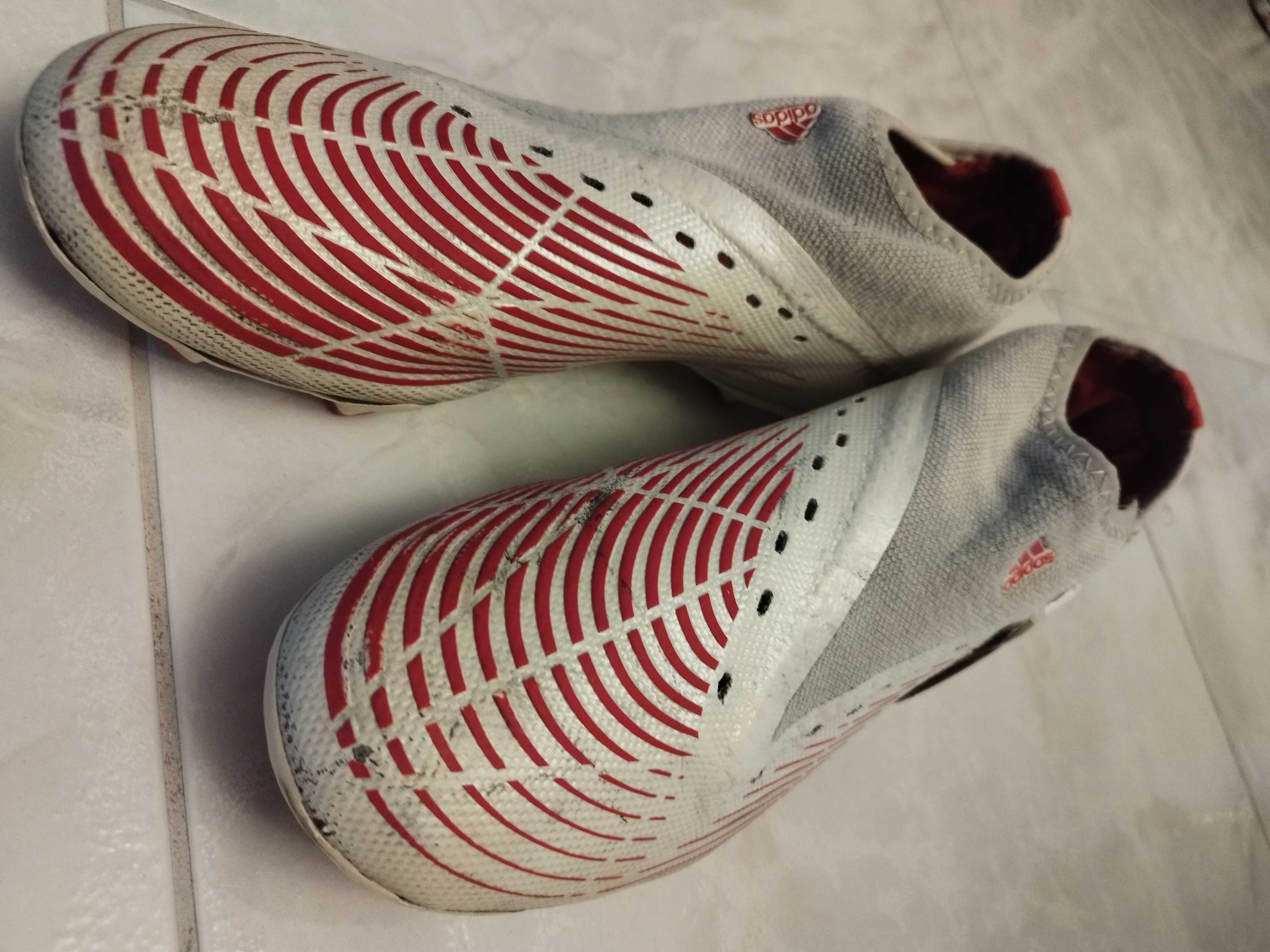 Buty dziecięce korki czerwono białe adidas predator EU 25