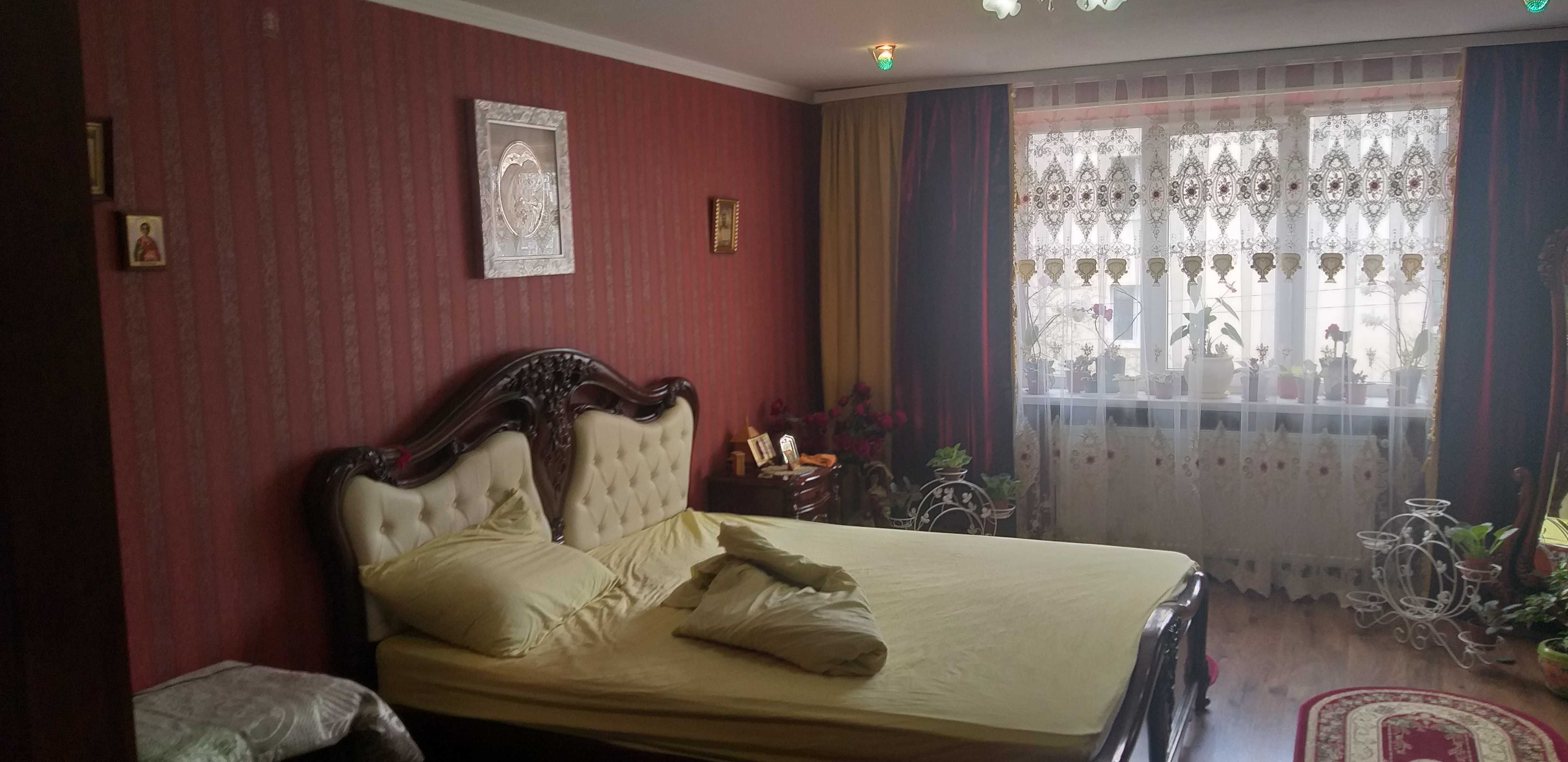 Продаж 2к.квартири, 88м.кв., мікрорайон Жовтневий, індивід. опалення