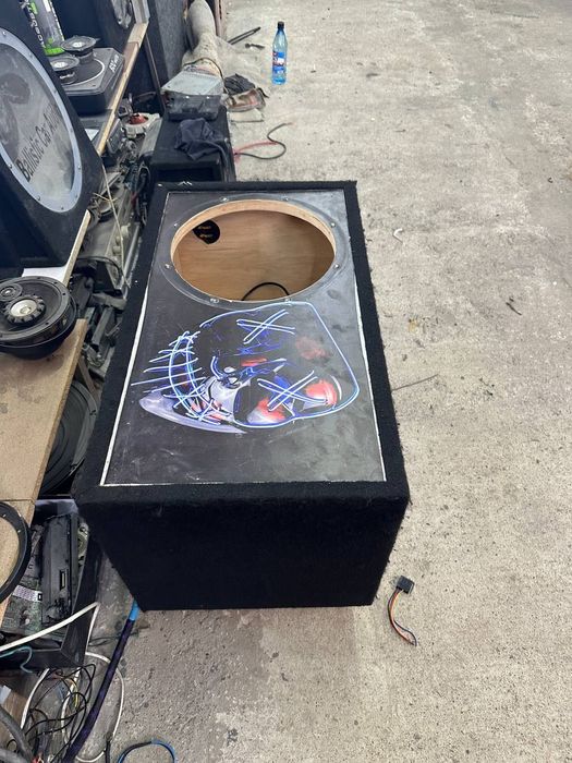 Продам короб сабвуфера под 12