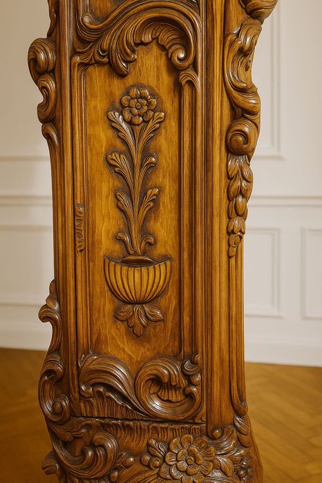 Zegar francuski neorokokowy podłogowy, kwadransowy, orzech.