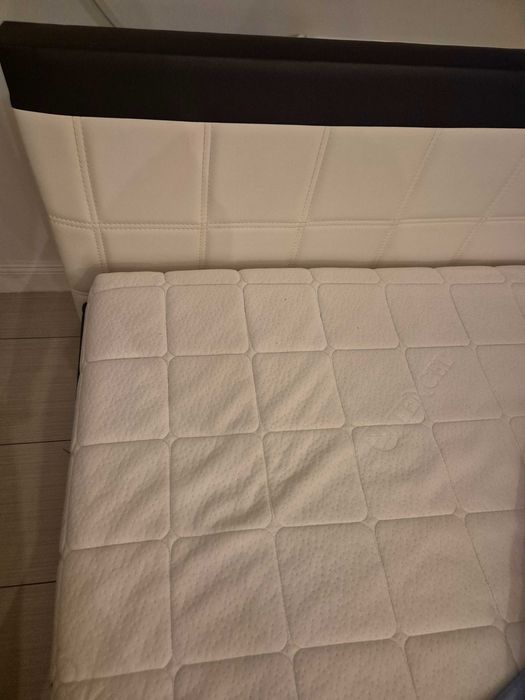 Łóżko do sypialni