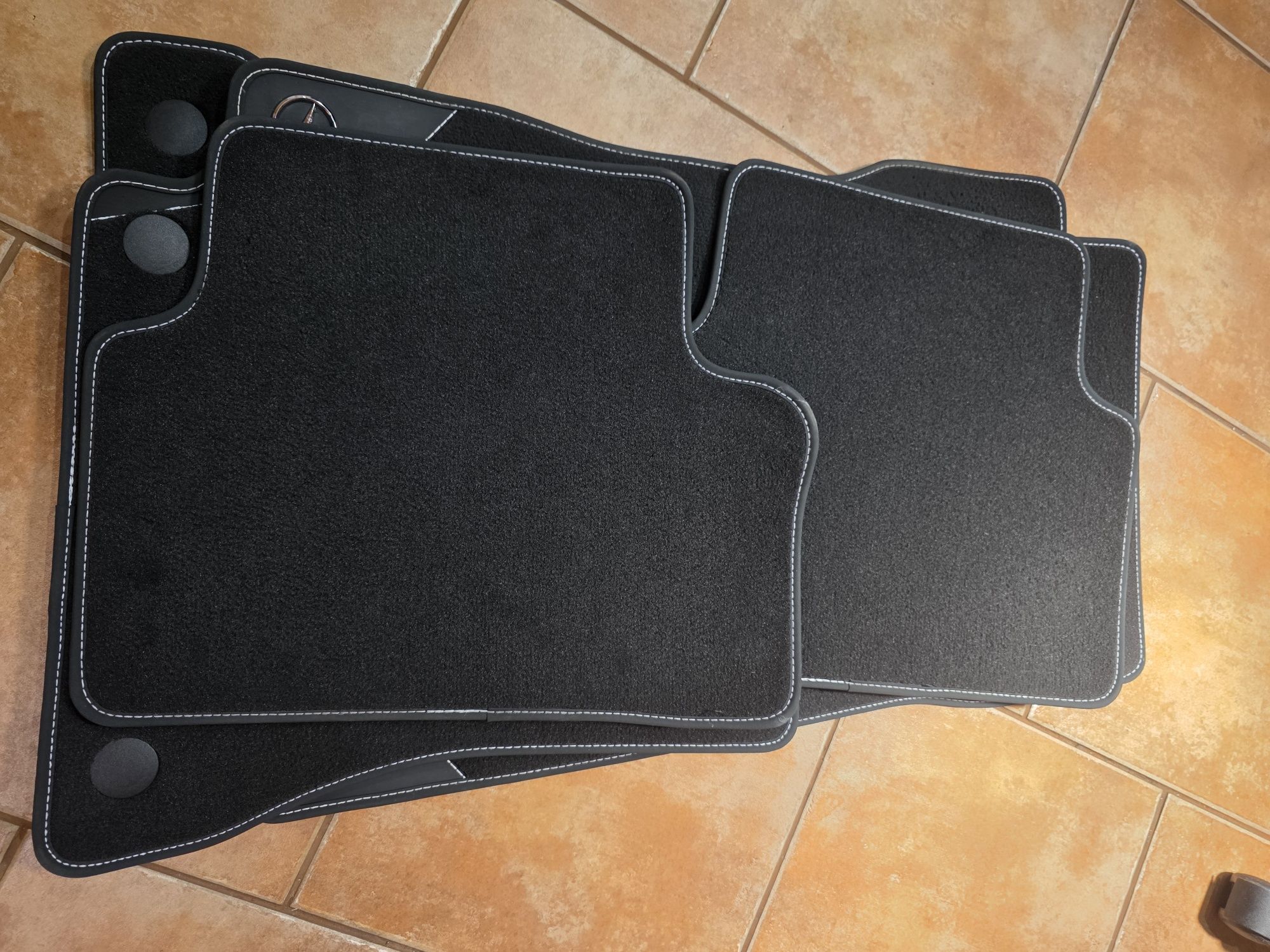 Tapetes para Meecedes-Benz E classe W213, C238.