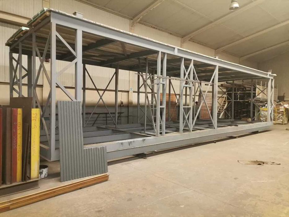Estrutura metálica móvel para construção de casa de 50 M2