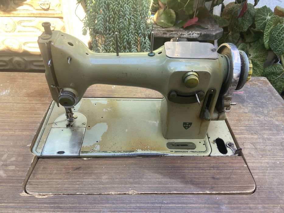 Vende-se máquina de costura antiga