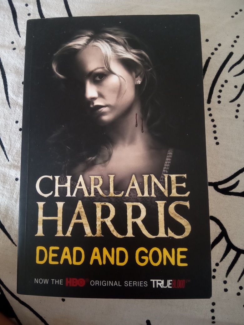 5 livros da saga True blood de Charlaine Harris