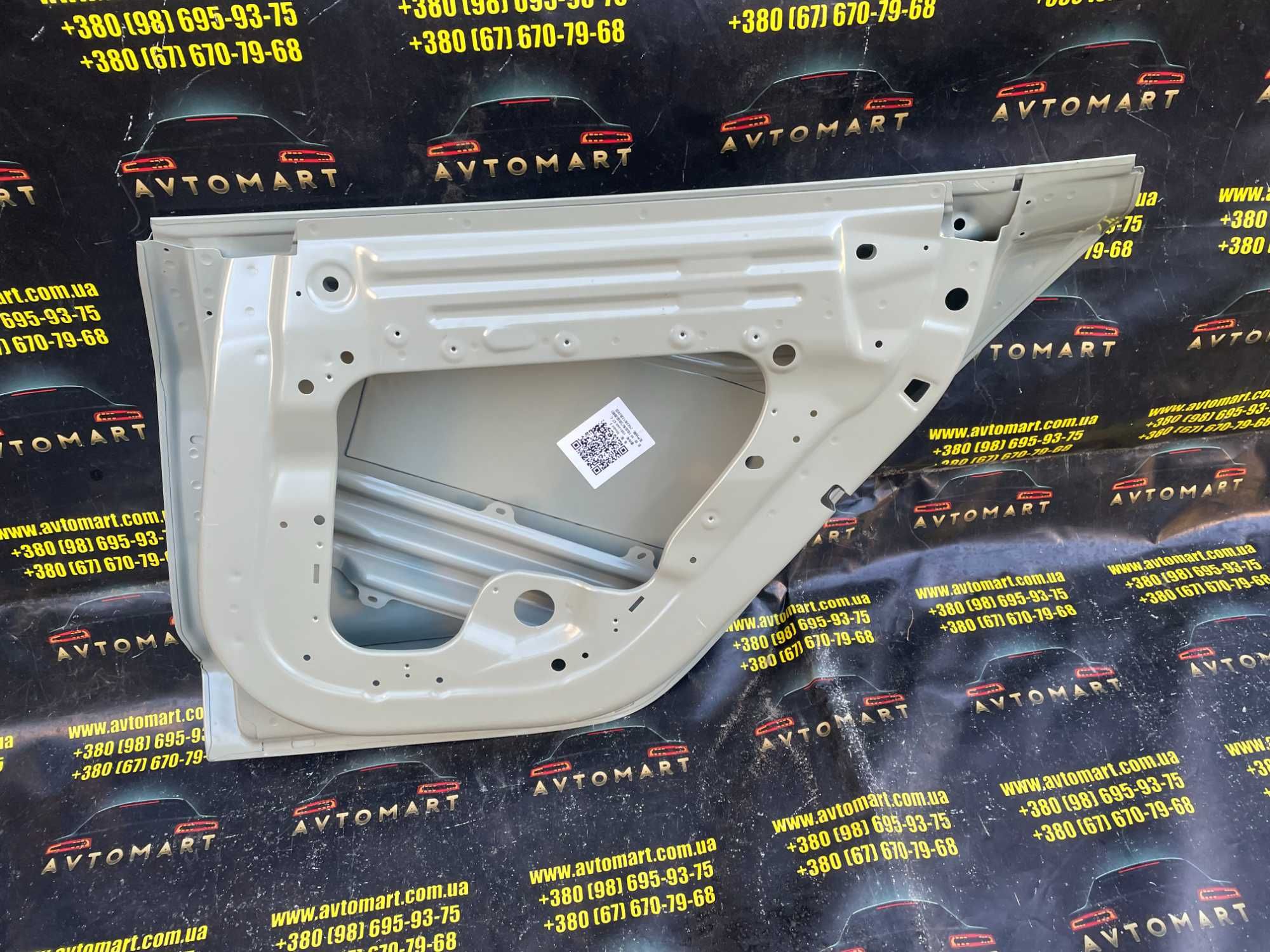 Двері задні праві Tesla 3 дверь задняя правая Tesla 3 1081440-E0-C