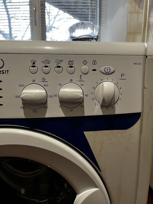 Пральна машина Indesit • 5 кг • 1000 об/хв • Повністю робоча