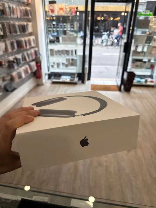 Apple AirPods Max Headphones Midnight