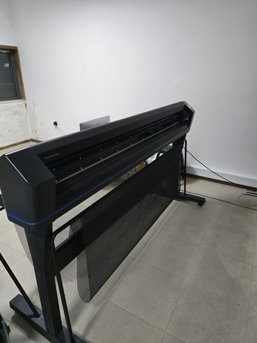 HP Latex 335 + HP 64 cutter