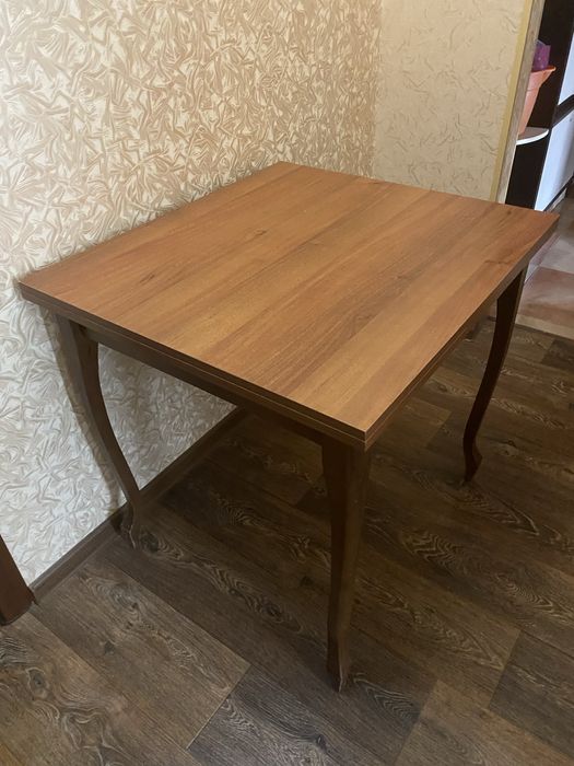 Продам кухонный стол б/у