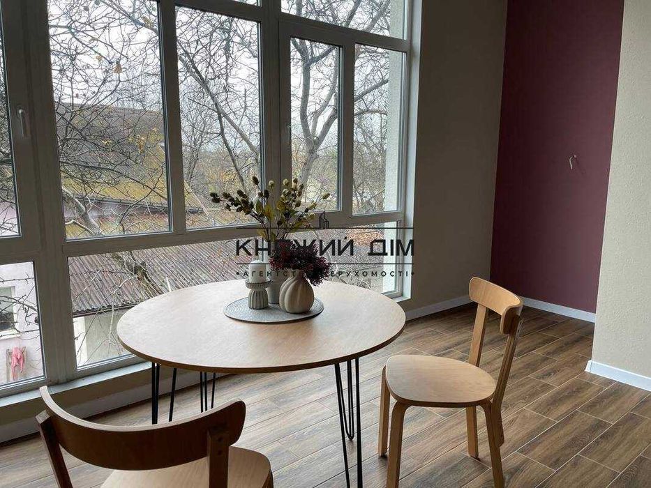 Без комісіЇ! Продаж 1 кімнатної  квартири біля метро