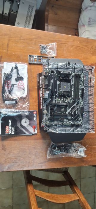 Placa gráfica MSI Tomahawk b450 max II