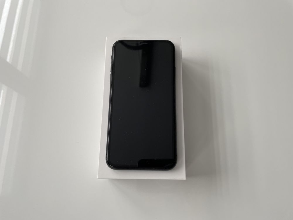 Apple iPhone 11 64 GB Czarny - Idealny