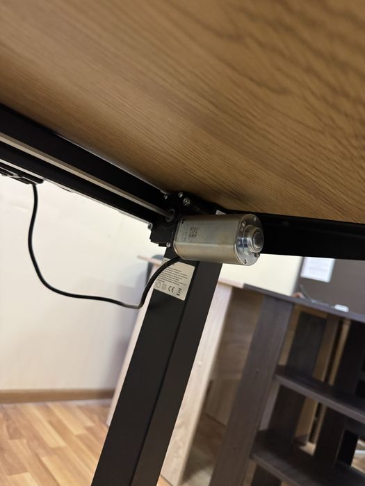 Стіл регульований SVANEKE 70x140см колір натур. дуб/чорний