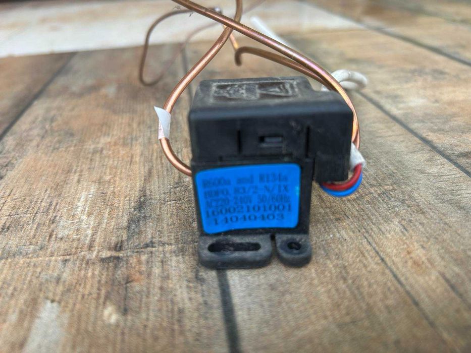 Клапан фреона для холодильника Indesit Ariston С00143140(с фильтром)