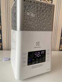 Зволожувач повітря ELECTROLUX EHU-3715D