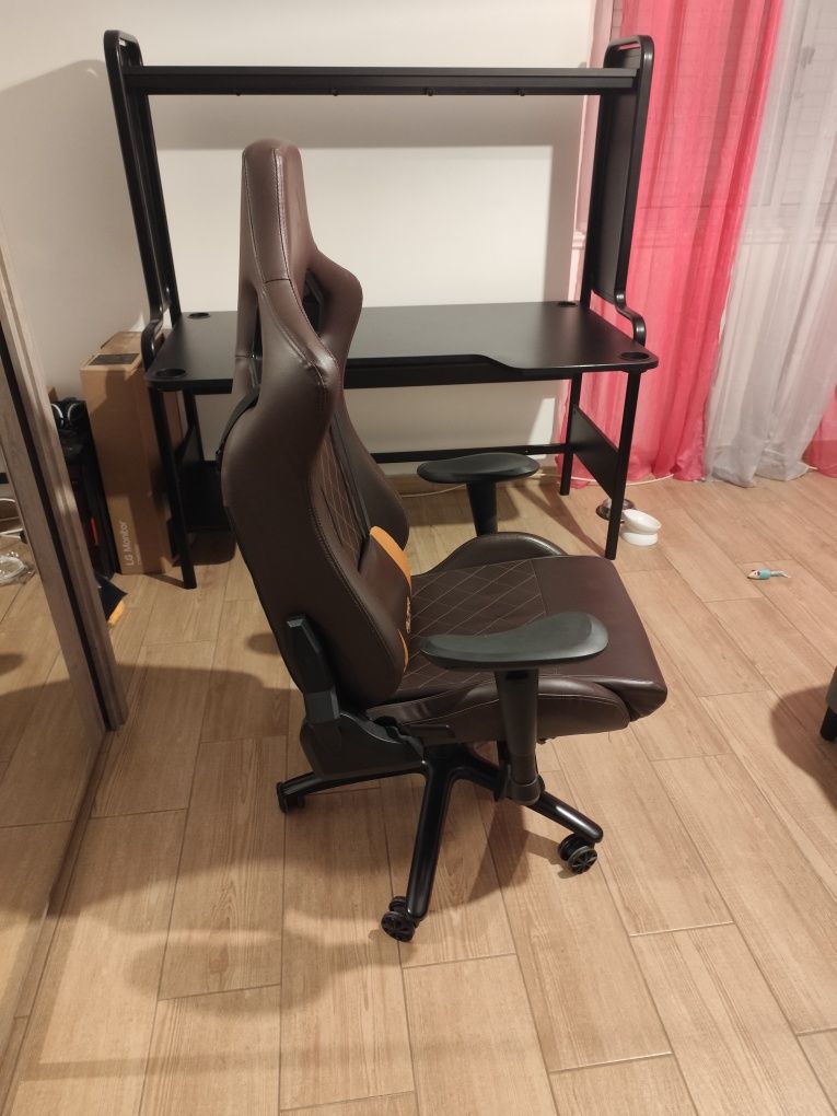 Secretária e Cadeira Gaming Alpha