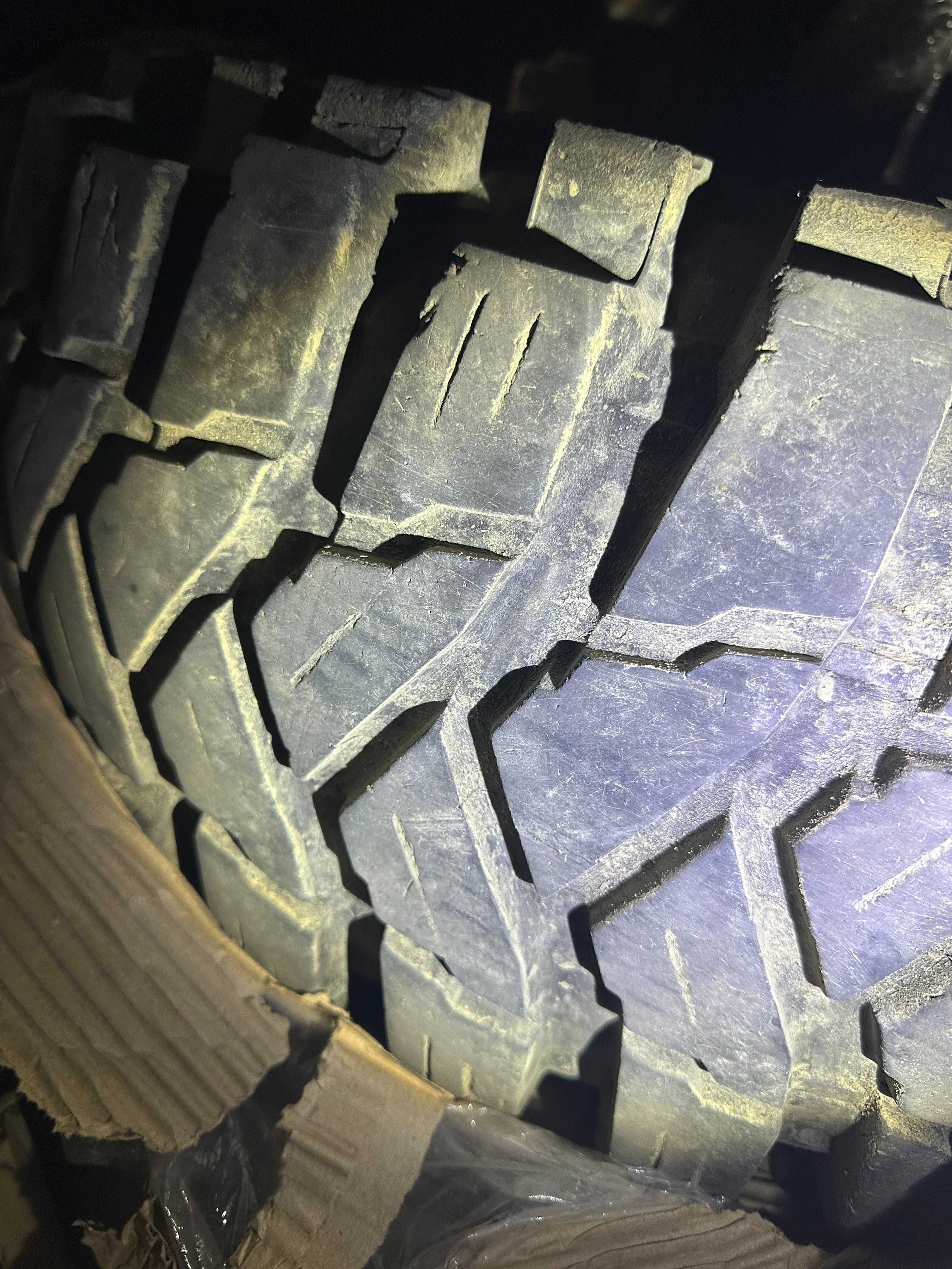Шини Резина Колеса 35 12,5 17 MAXXIS Trepador б/у залишок 70% і 20%