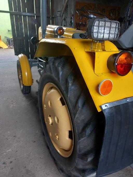 Ciągnik URSUS C-330