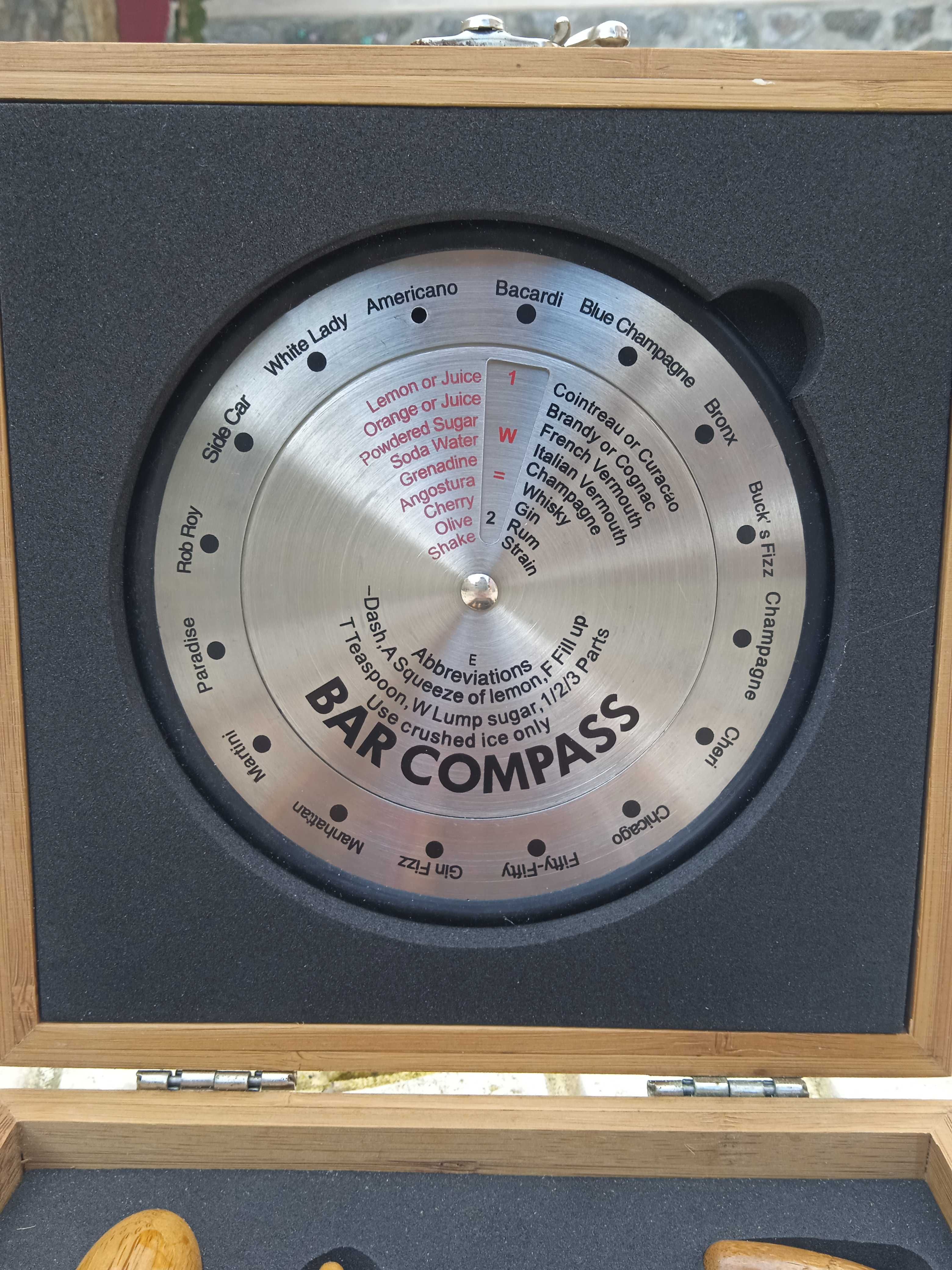 Conjunto Bar compass