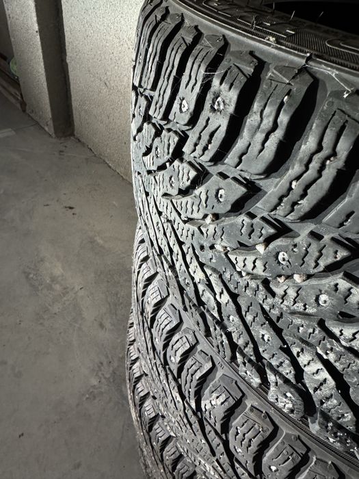 Nokian Hakkapeliitta 9 245/45 R18 стан нової