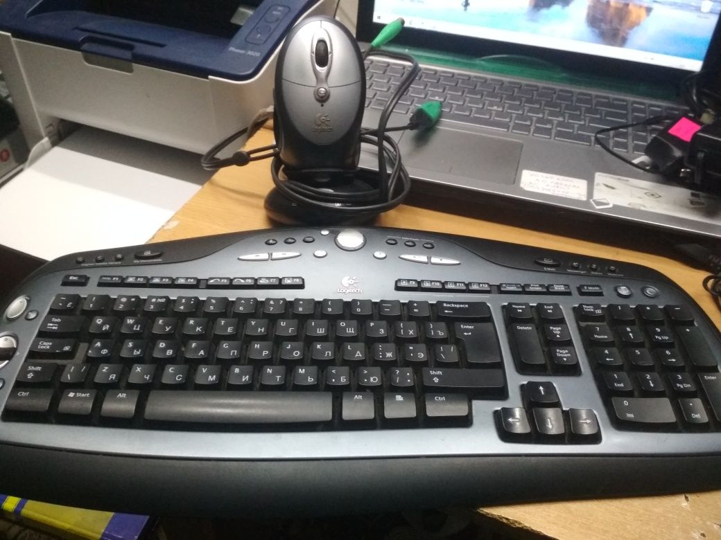 Блютуз клавиатура с мышкой Logitech Canada 210