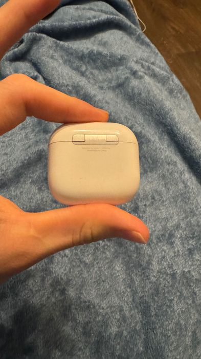 Airpods 4 anc               Apple