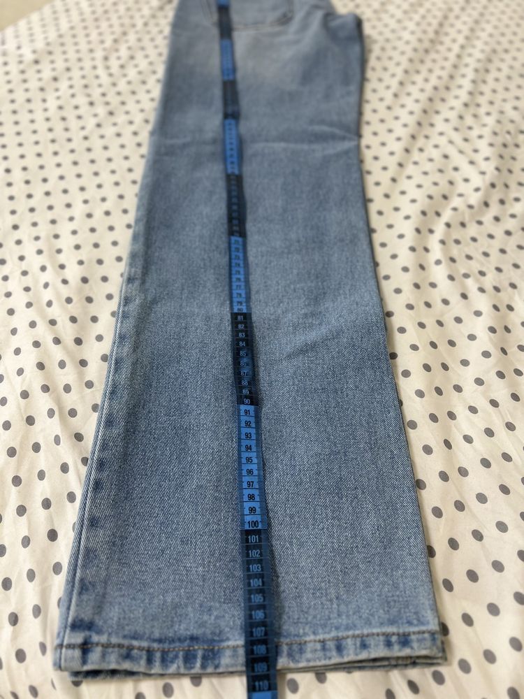 Базовые прямые женские джинсы 36 р Sinsay