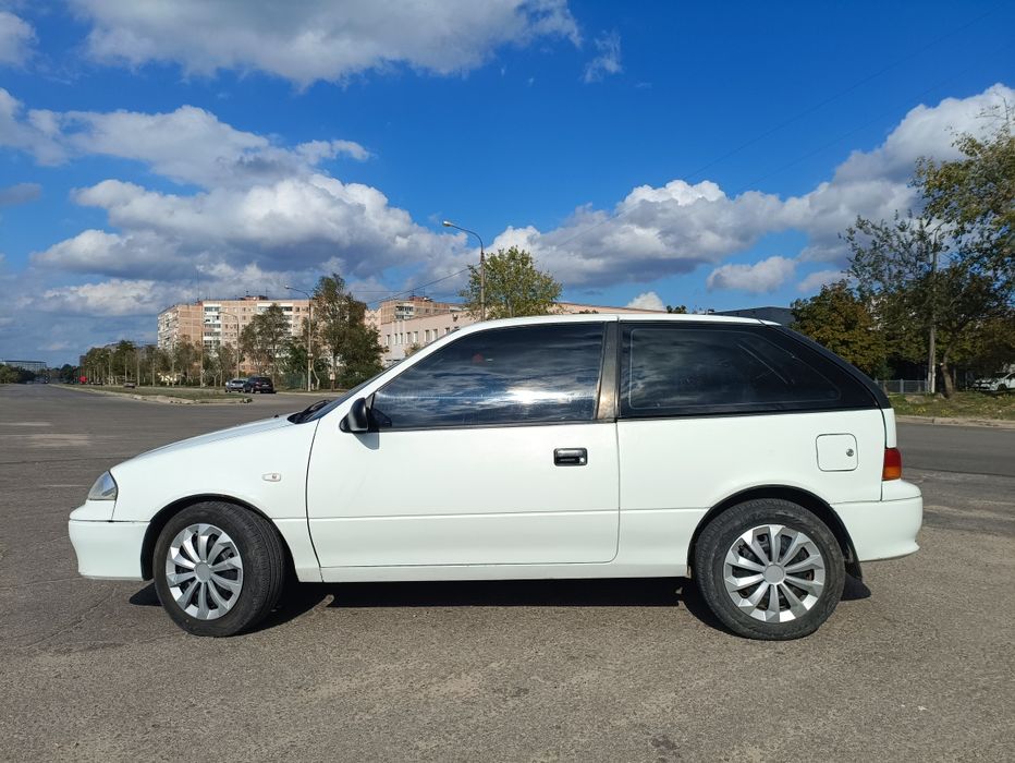 Suzuki Swift 1997 японский брат Honda Civic :)