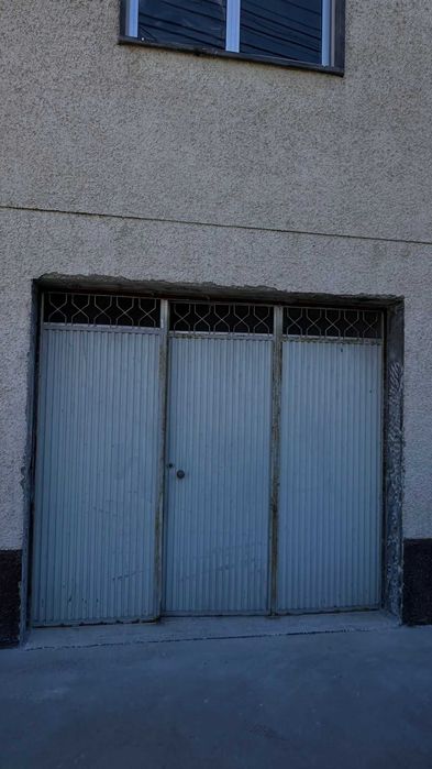 Portão de garagem com 3 folhas 250 x 230 cm