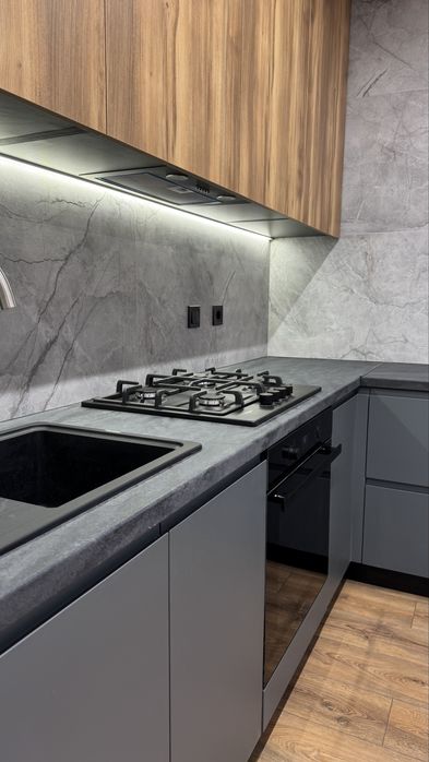 Євродвушка з новим ремонтом! Хороша локація