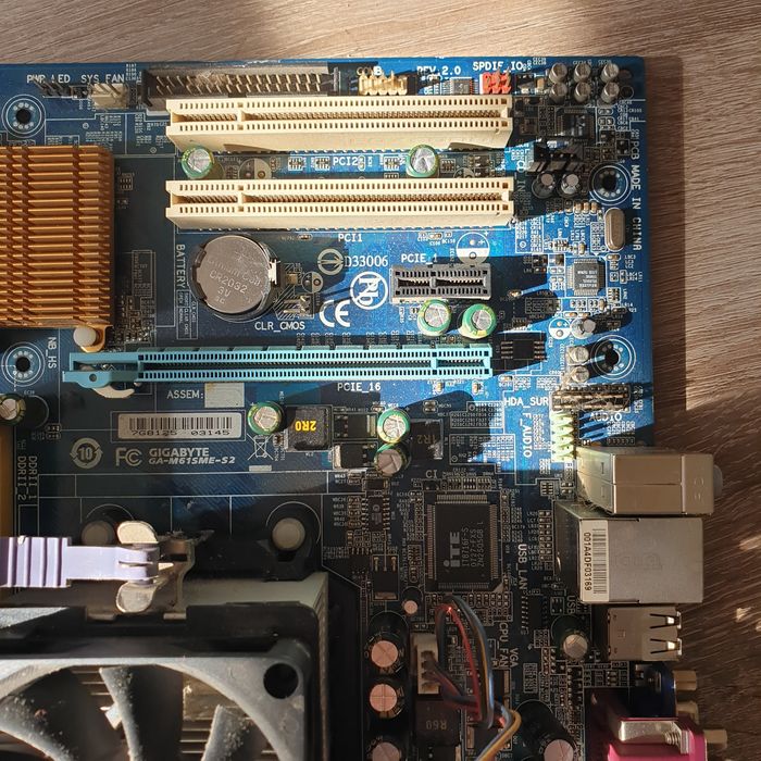 Gigabyte GA-m61sme-s2/ram/procesor