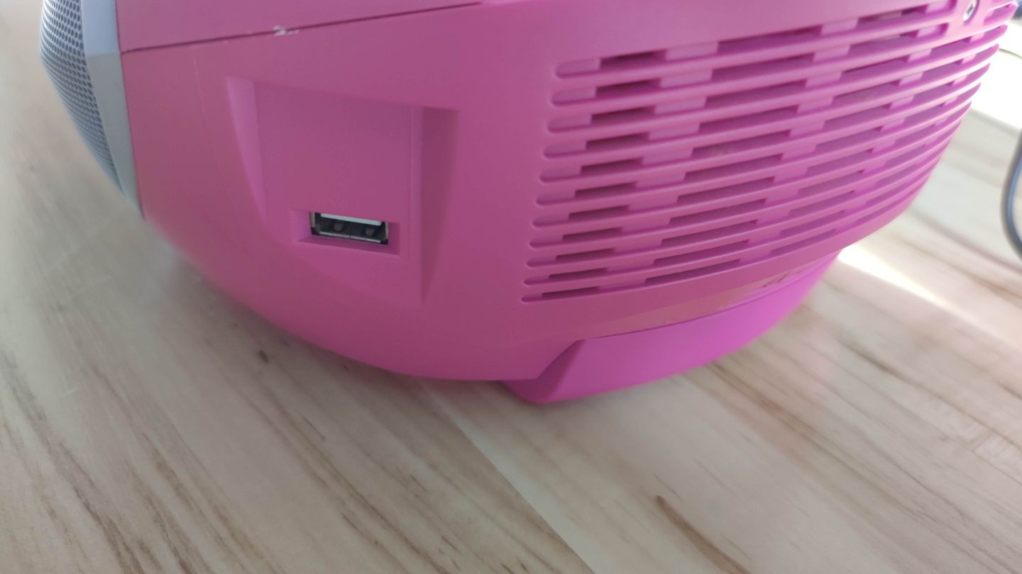 Do sprzedania różowy boombox GRUNDIG