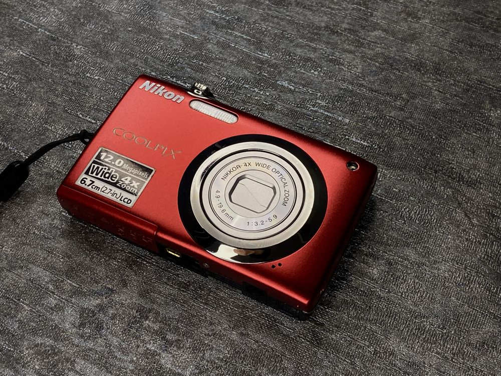 Nikon Coolpix S3000 ідеальний стан